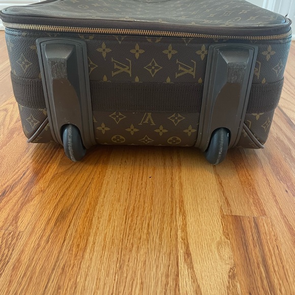For Sale! Louis Vuitton Pegase 55 carryon suitcase. - Picture 10 of 15